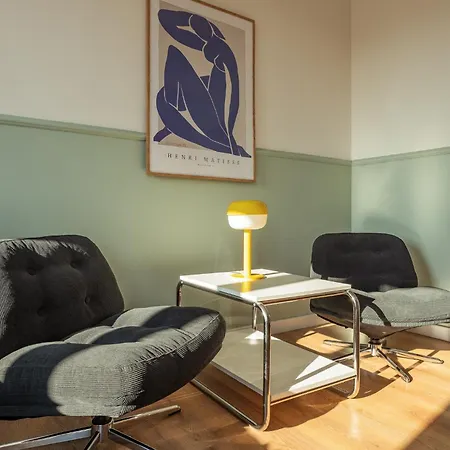 Cozy With Balcony Near Old Town By Rent Like *